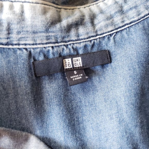 Uniqlo Denim Button Up Shirt - Picture 5 of 6
